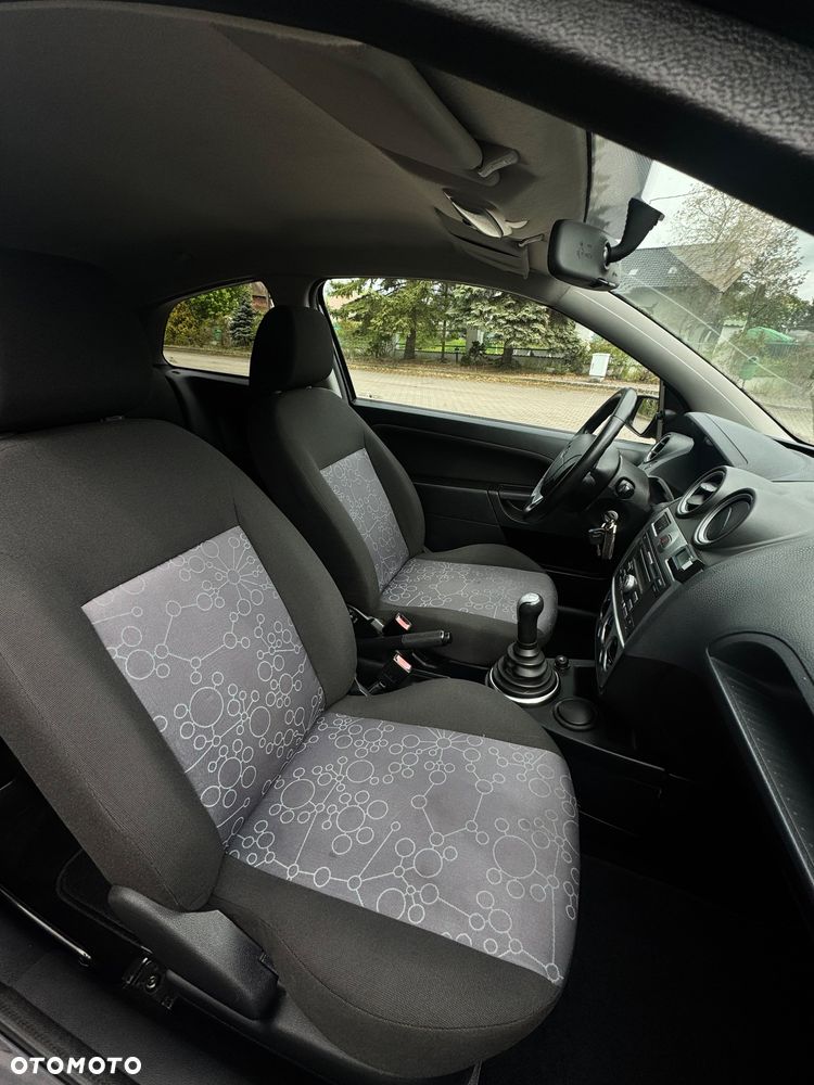 Ford Fiesta 1.4 - 7