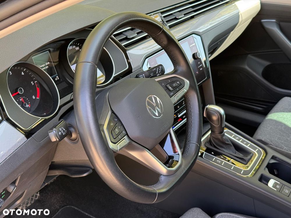 Volkswagen Passat 2.0 TDI SCR Style DSG - 24