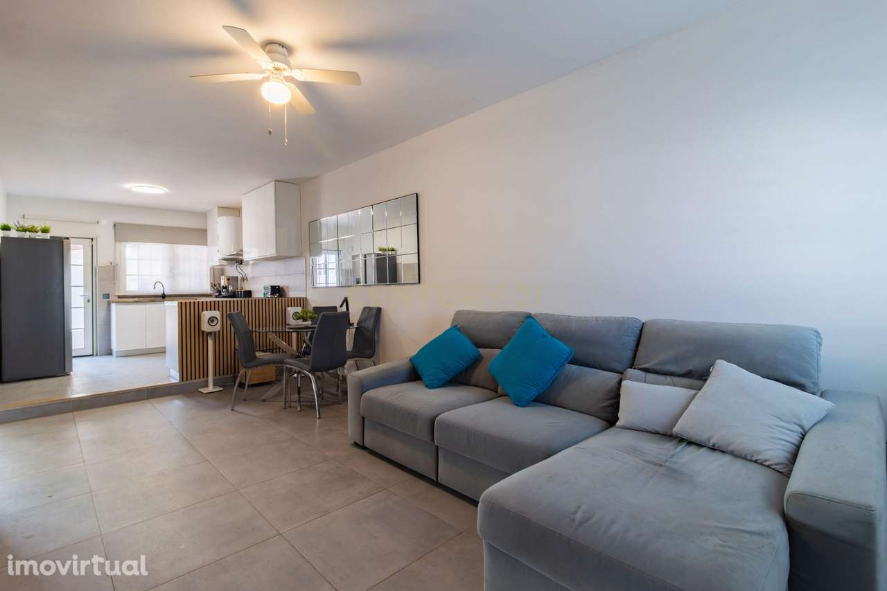 Moradia T2 Totalmente Renovada com Logradouro, Anexos e Vista Campo – - Grande imagem: 3/26