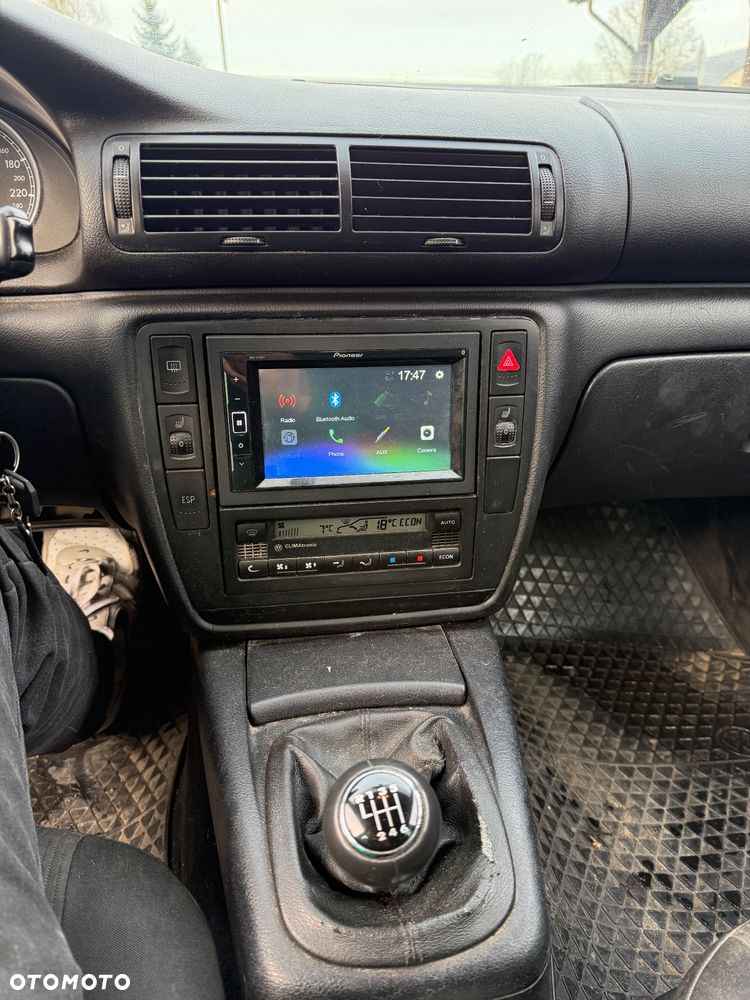 Volkswagen Passat 1.9 TDI Comfortline - 11