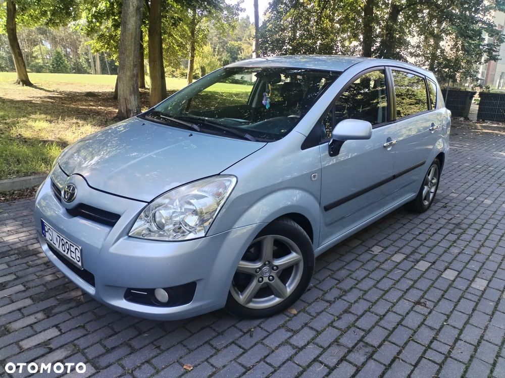 Toyota Corolla Verso - 3