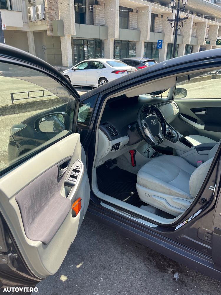 Toyota Prius (Hybrid) Comfort - 7