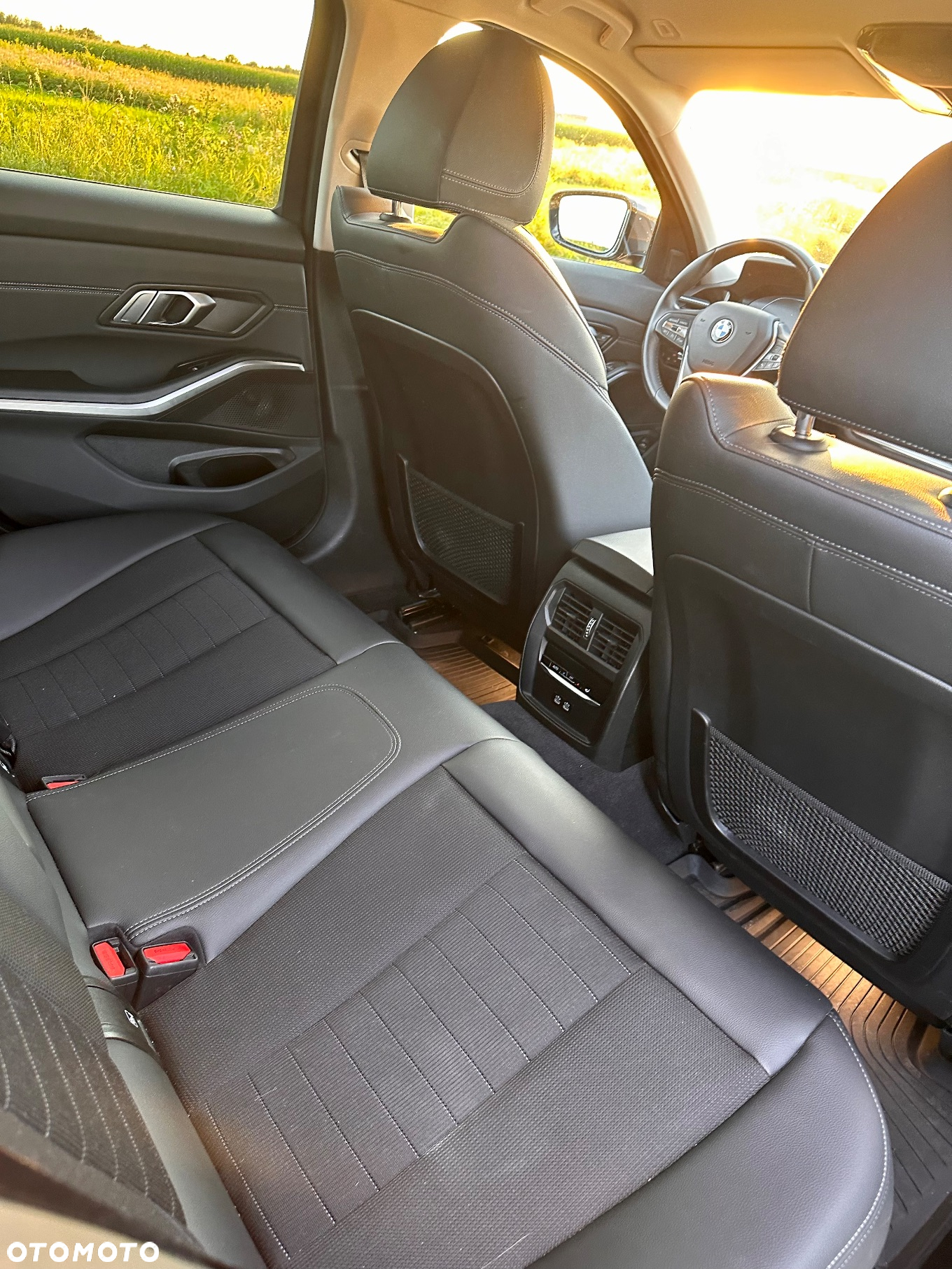 BMW Seria 3 330i xDrive Advantage - 11