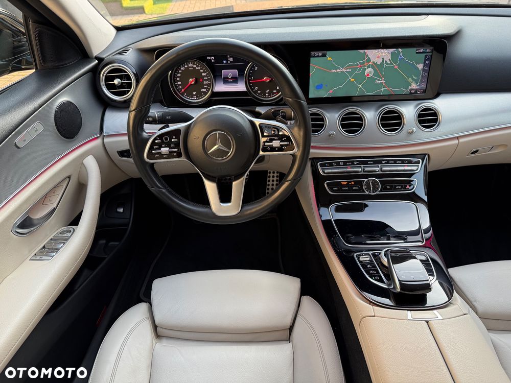 Mercedes-Benz Klasa E 200 d T 9G-TRONIC Exclusive - 25