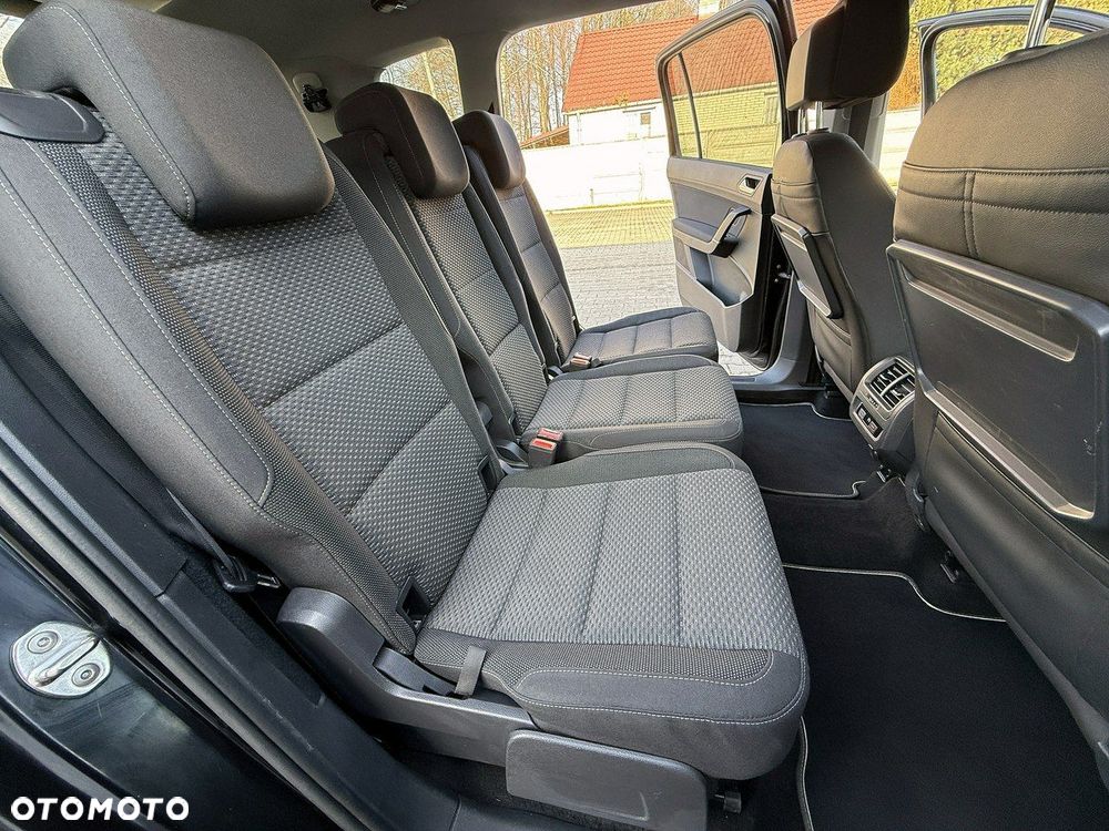 Volkswagen Touran 1.6 TDI SCR DSG IQ.DRIVE - 29