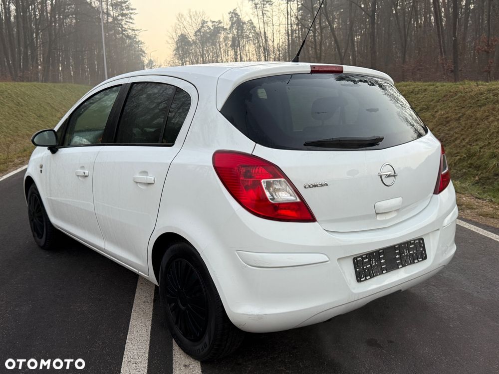 Opel Corsa 1.4 16V Cosmo - 14
