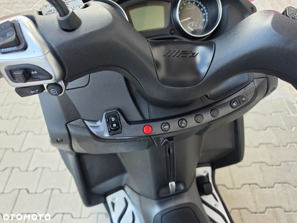 Piaggio MP-3 - 8
