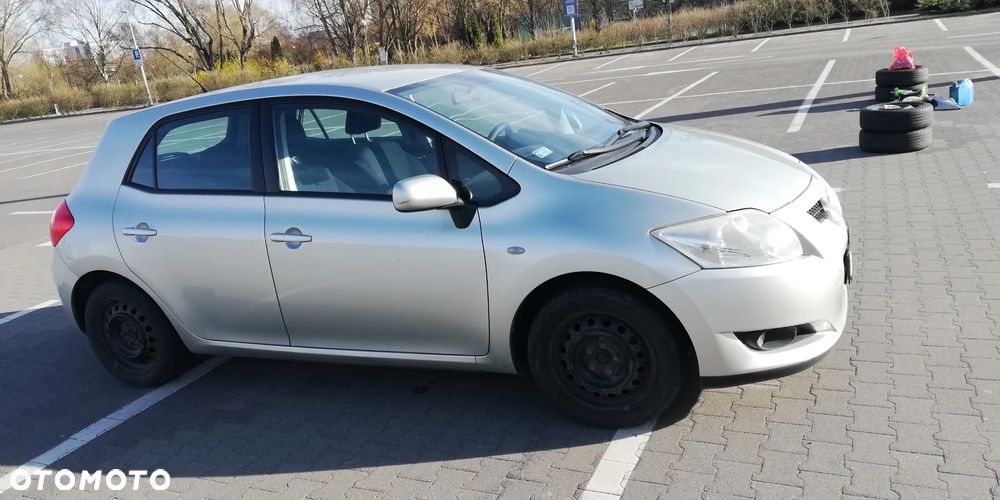 Toyota Auris 1.6 VVT-i Sol - 2