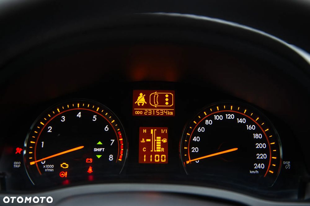 Toyota Avensis 1.8 Premium - 30