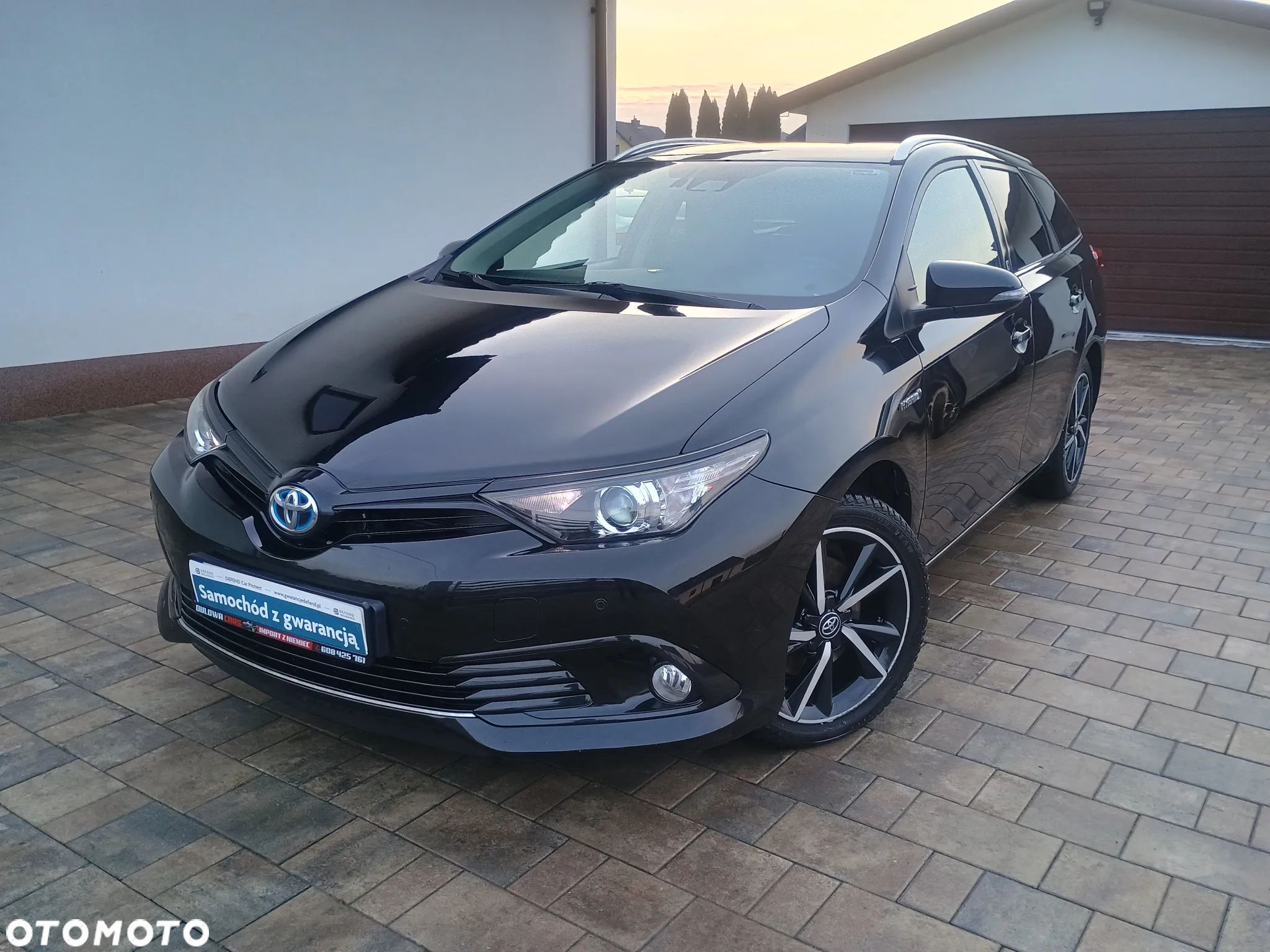 Toyota Auris 1.8 VVT-i Hybrid Automatik Executive - 1