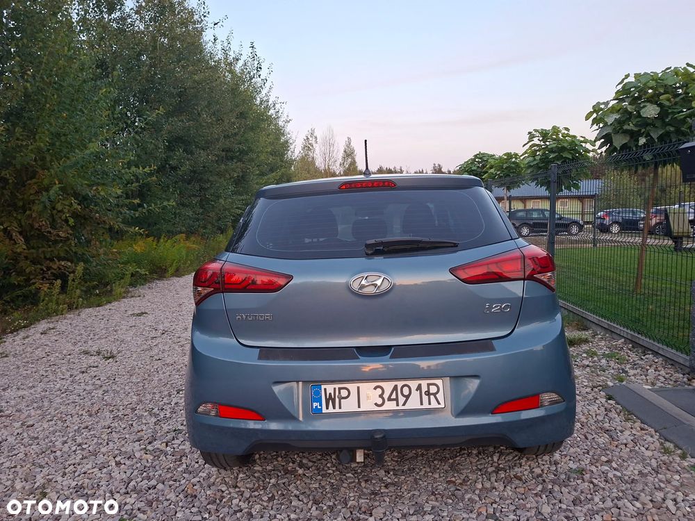 Hyundai i20 blue 1.2 Trend - 15