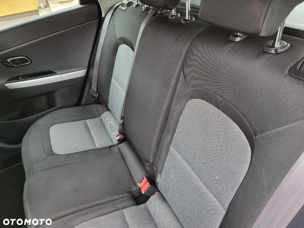 Kia Ceed - 24