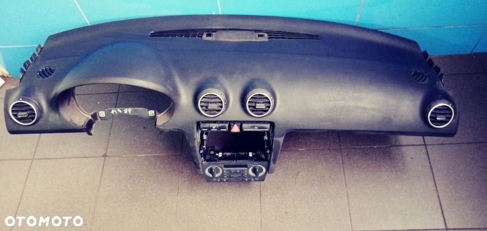 Deska Rozdzielcza Audi A3 8P - 1