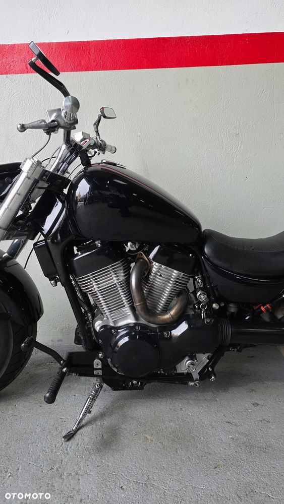 Suzuki Intruder - 5