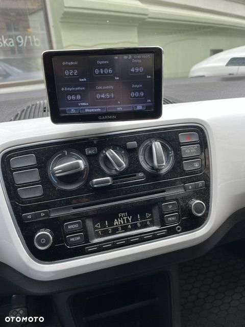 Volkswagen up! street - 7