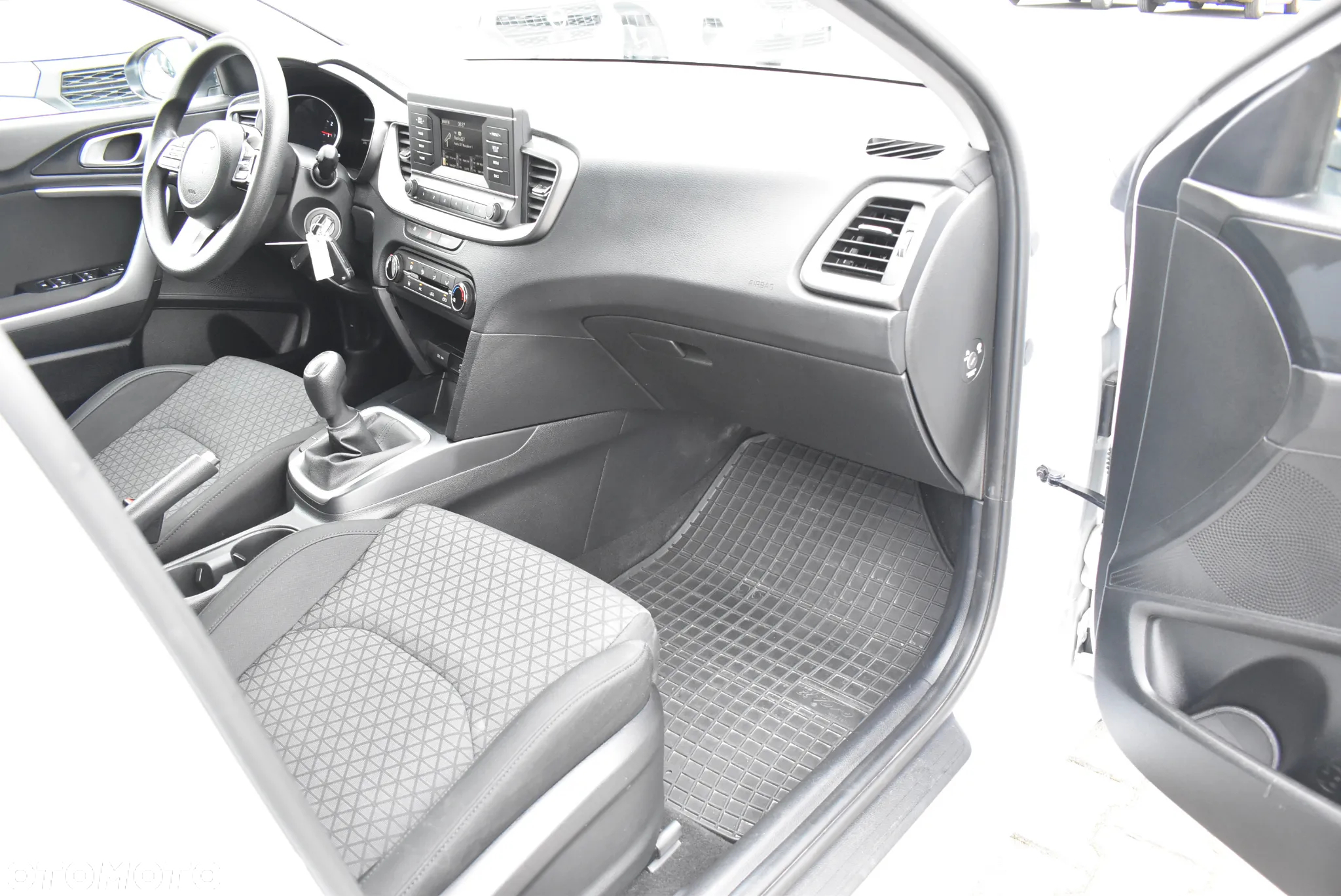 Kia Ceed 1.0 T-GDI S - 16