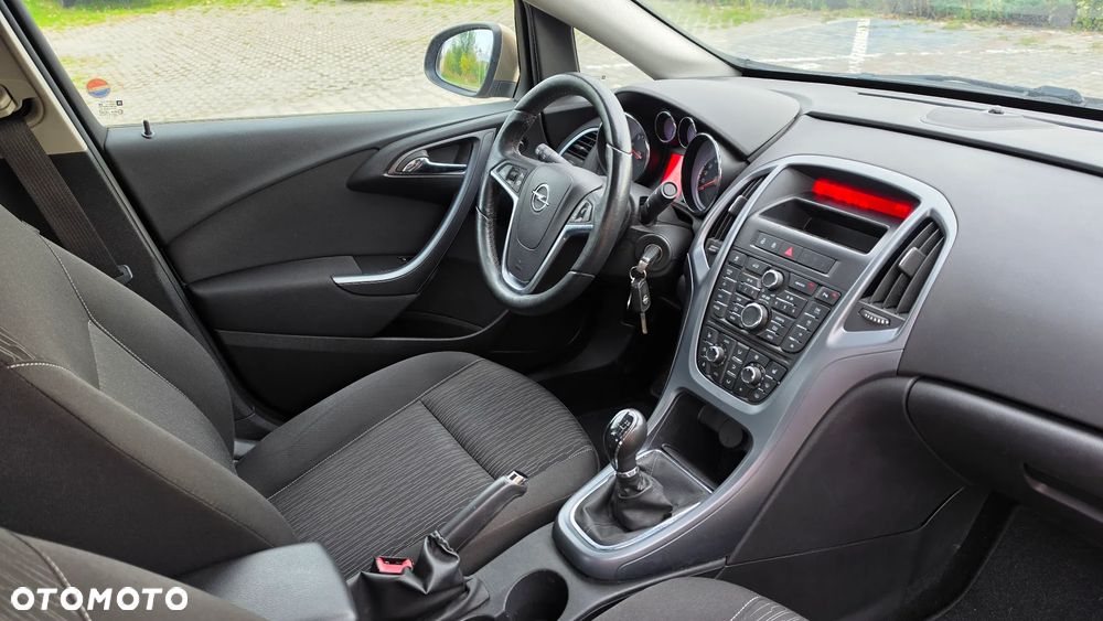 Opel Astra 2012 photo 5