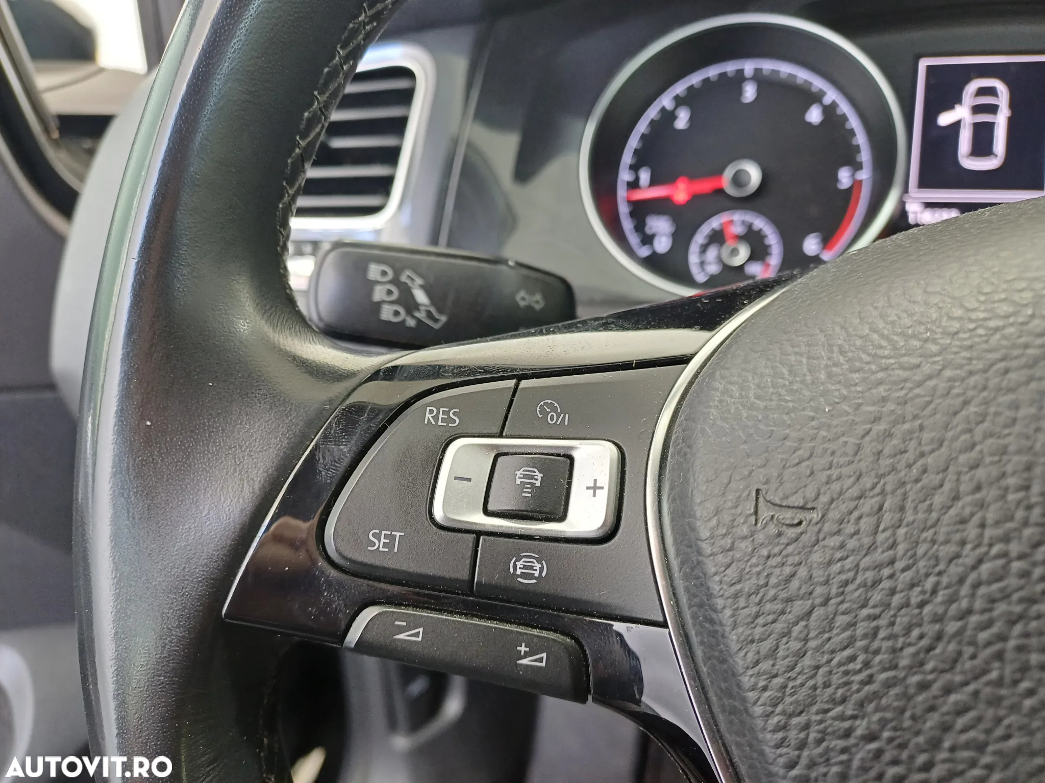 Volkswagen Golf 1.6 TDI Comfortline - 11