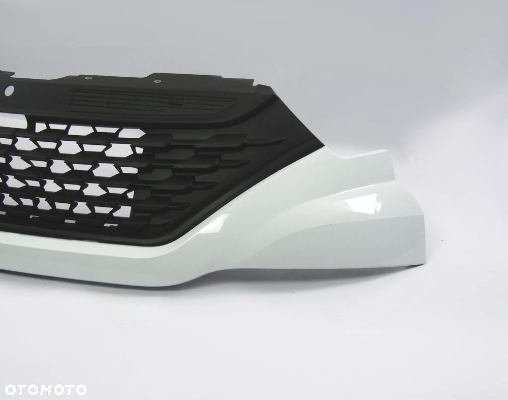 Listwa nad zderzak + atrapa chłodnicy / Grill Iveco Daily  19 - 24 Lakier 50105 - 7