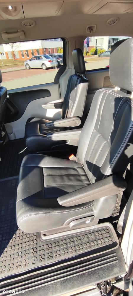 Chrysler Town & Country 3.6 Touring - 13