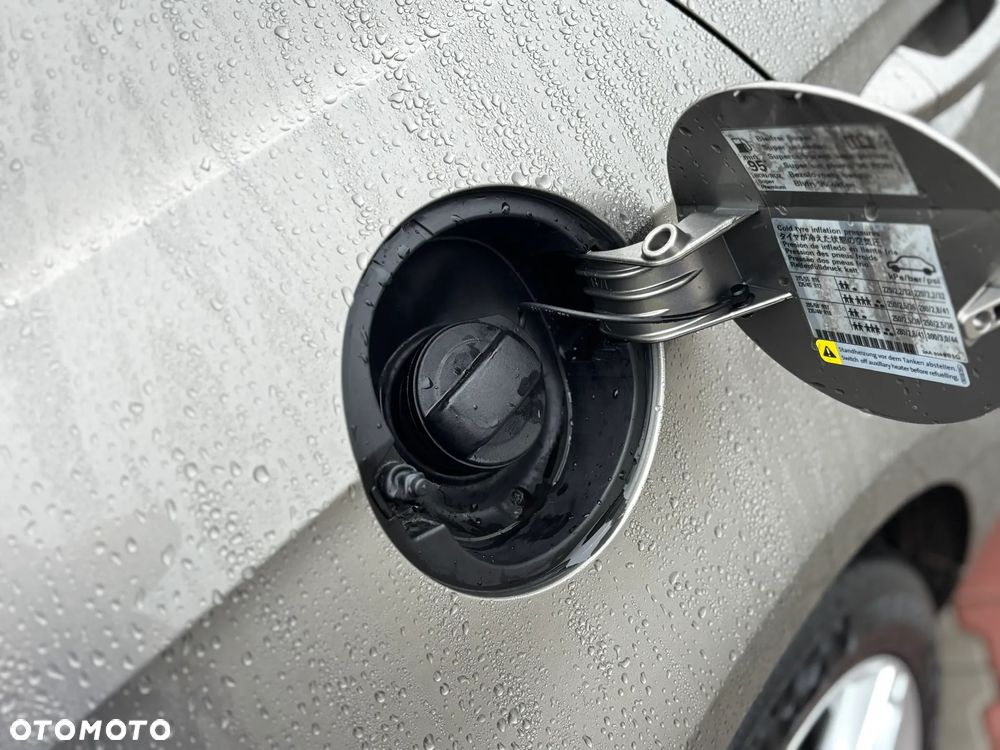 Volkswagen Passat - 20