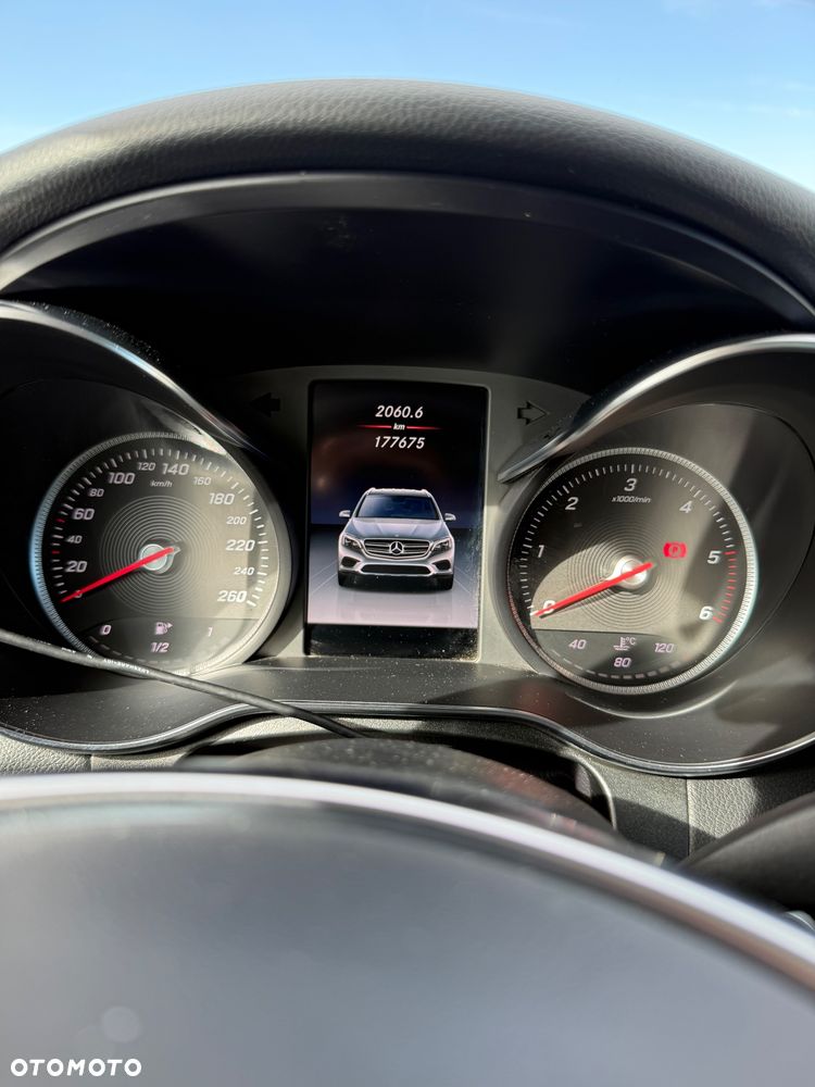 Mercedes-Benz GLC - 11