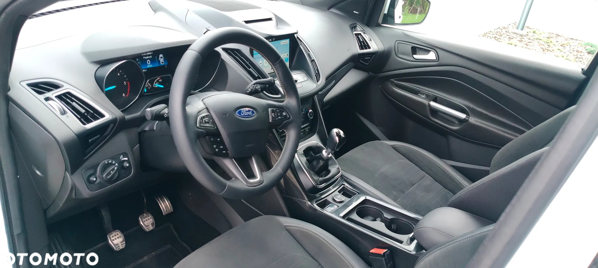 Ford Kuga 2.0 TDCi 2x4 ST-Line - 17