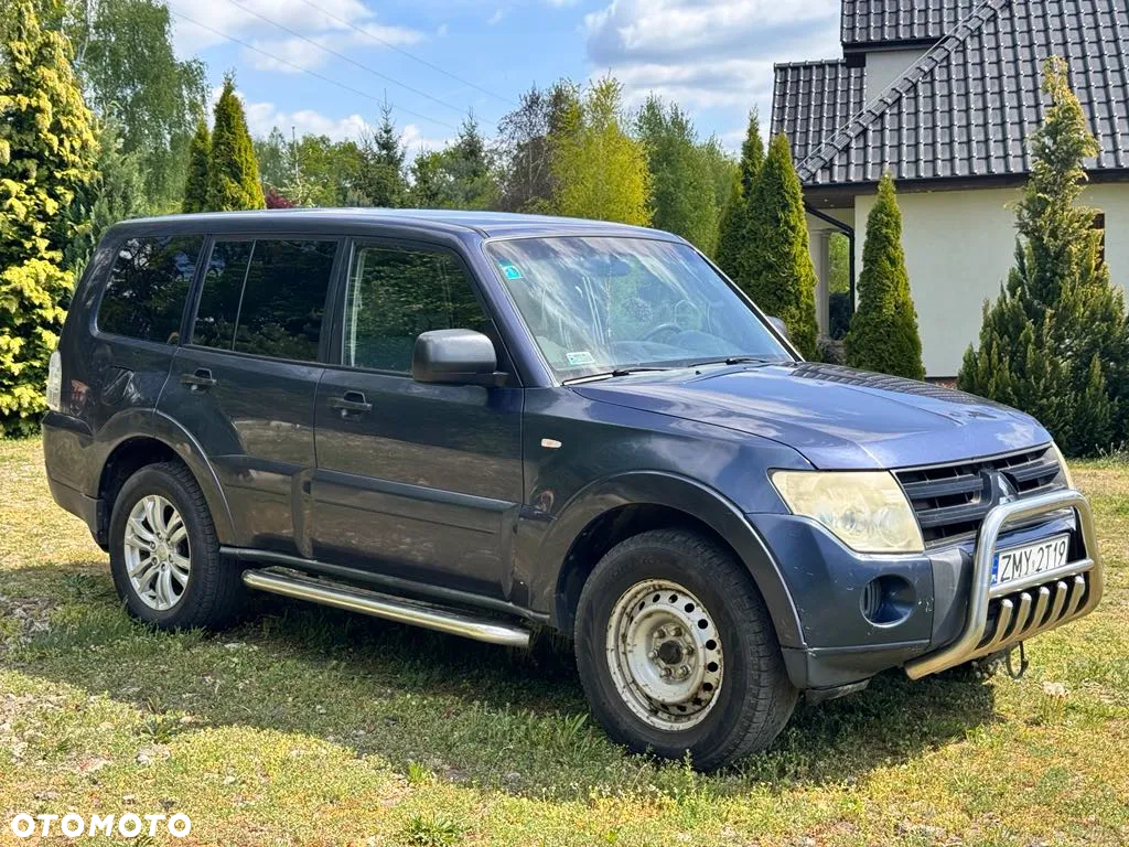 Mitsubishi Pajero - 2