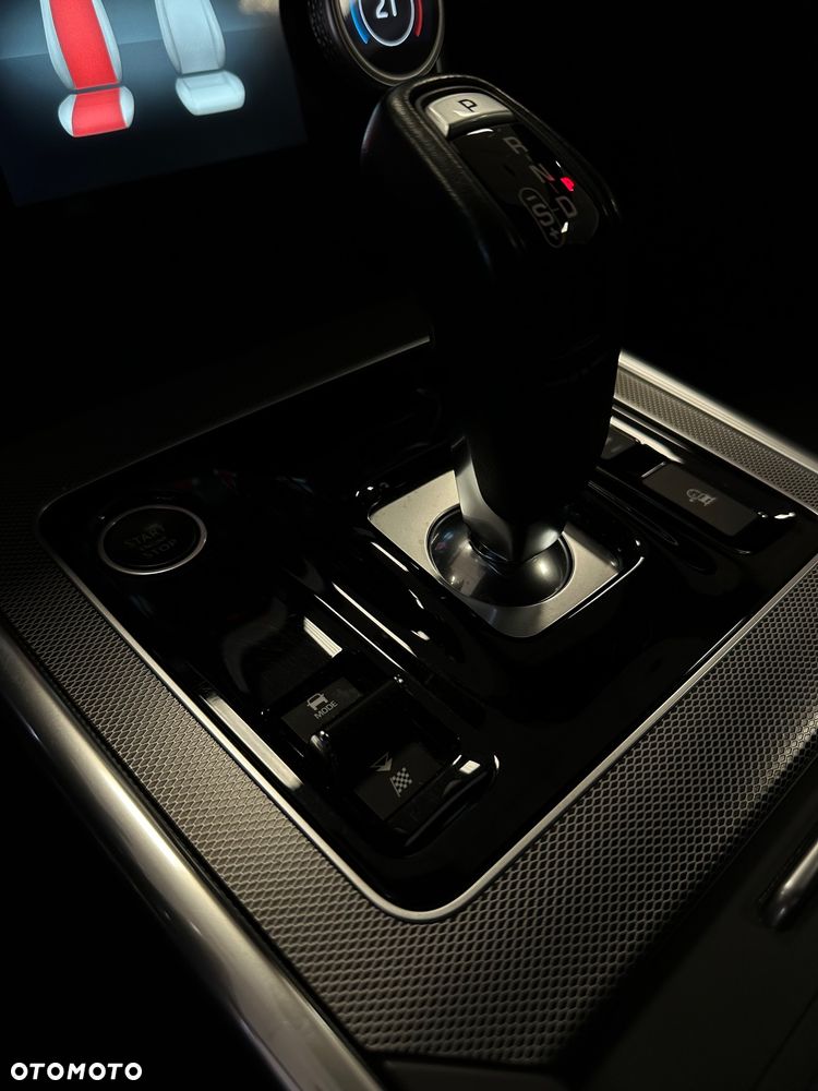 Jaguar XE 2.0 D180 R-Dynamic SE - 20