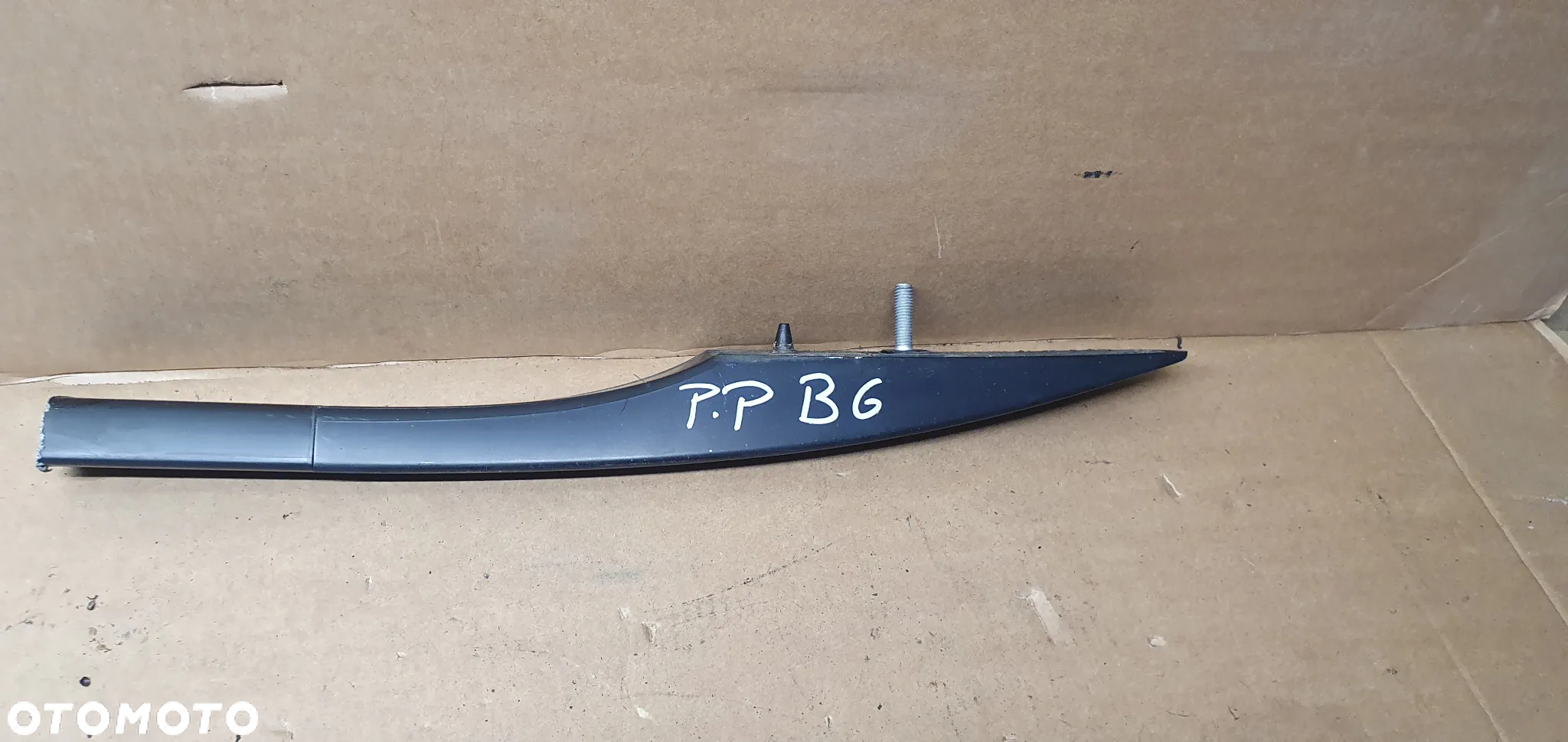 Zaślepka relingu prawy przód VW Passat B6 Kombi - 4