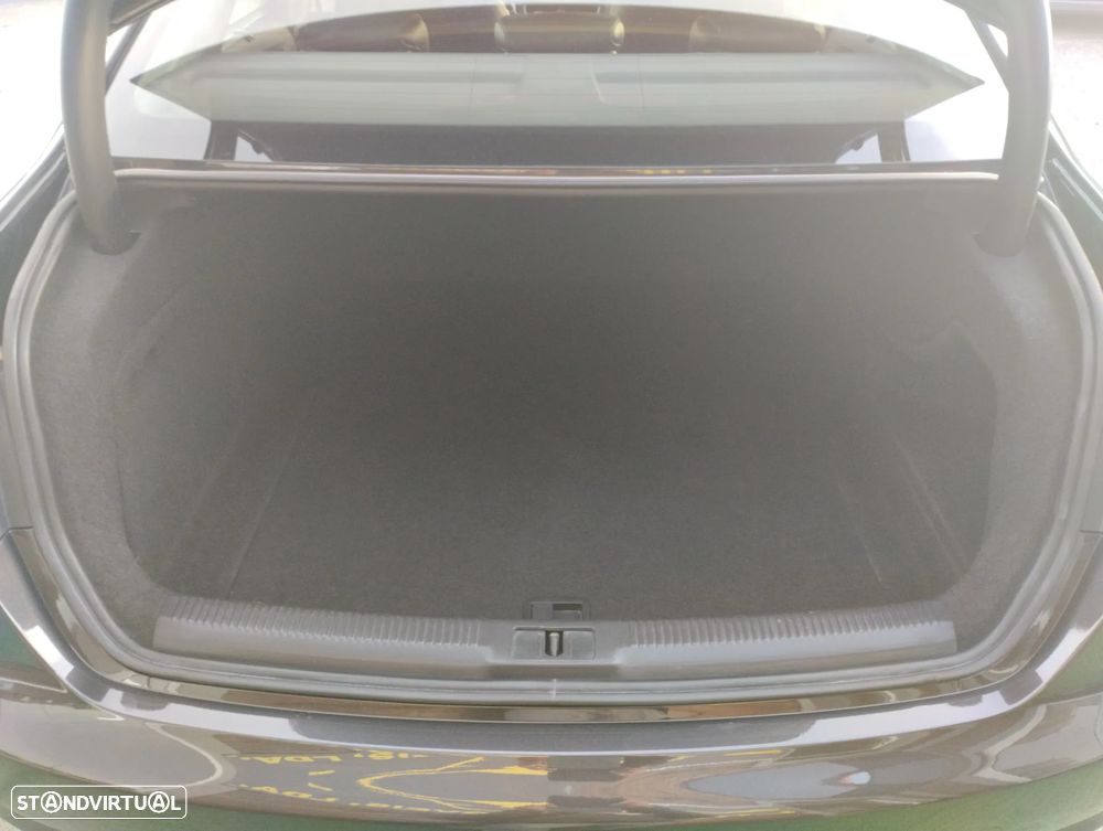 Audi A4 2.0 TDI Business Line Sport - 21