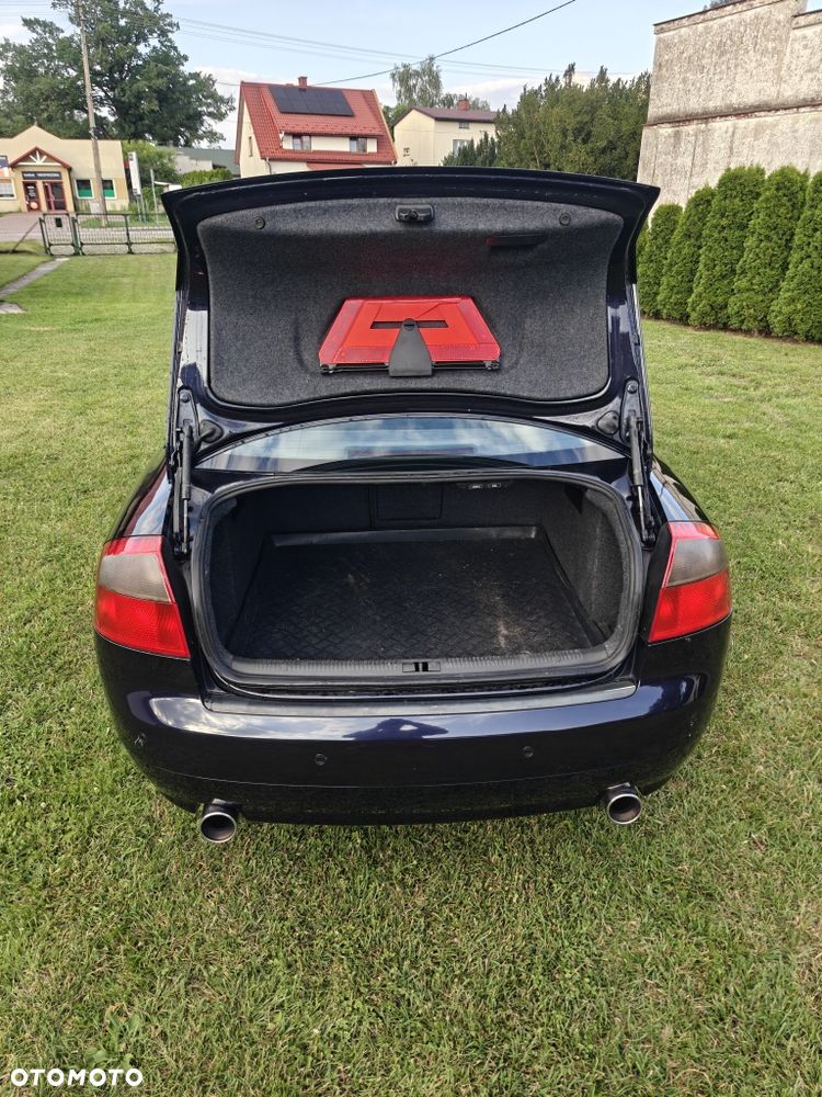 Audi A4 Limousine - 8