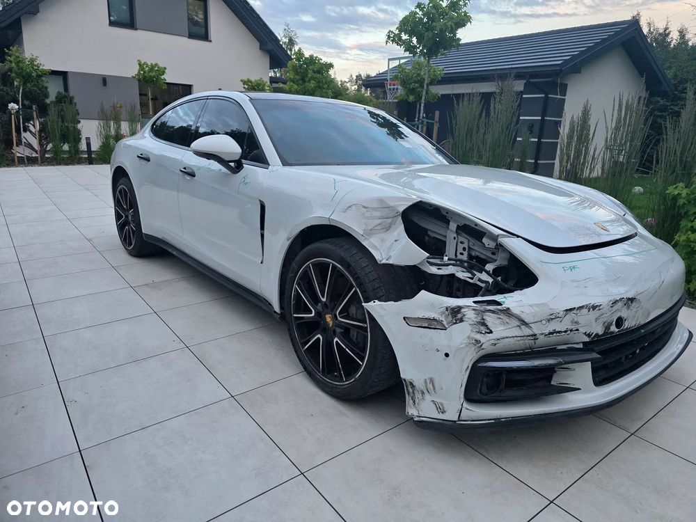 Porsche Panamera 4S Executive - 1