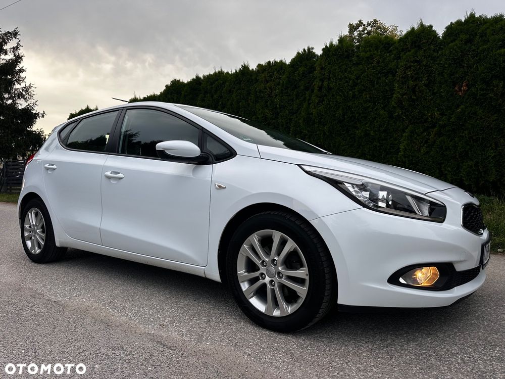Kia Ceed 1.4 CVVT Dream Team Edition - 12