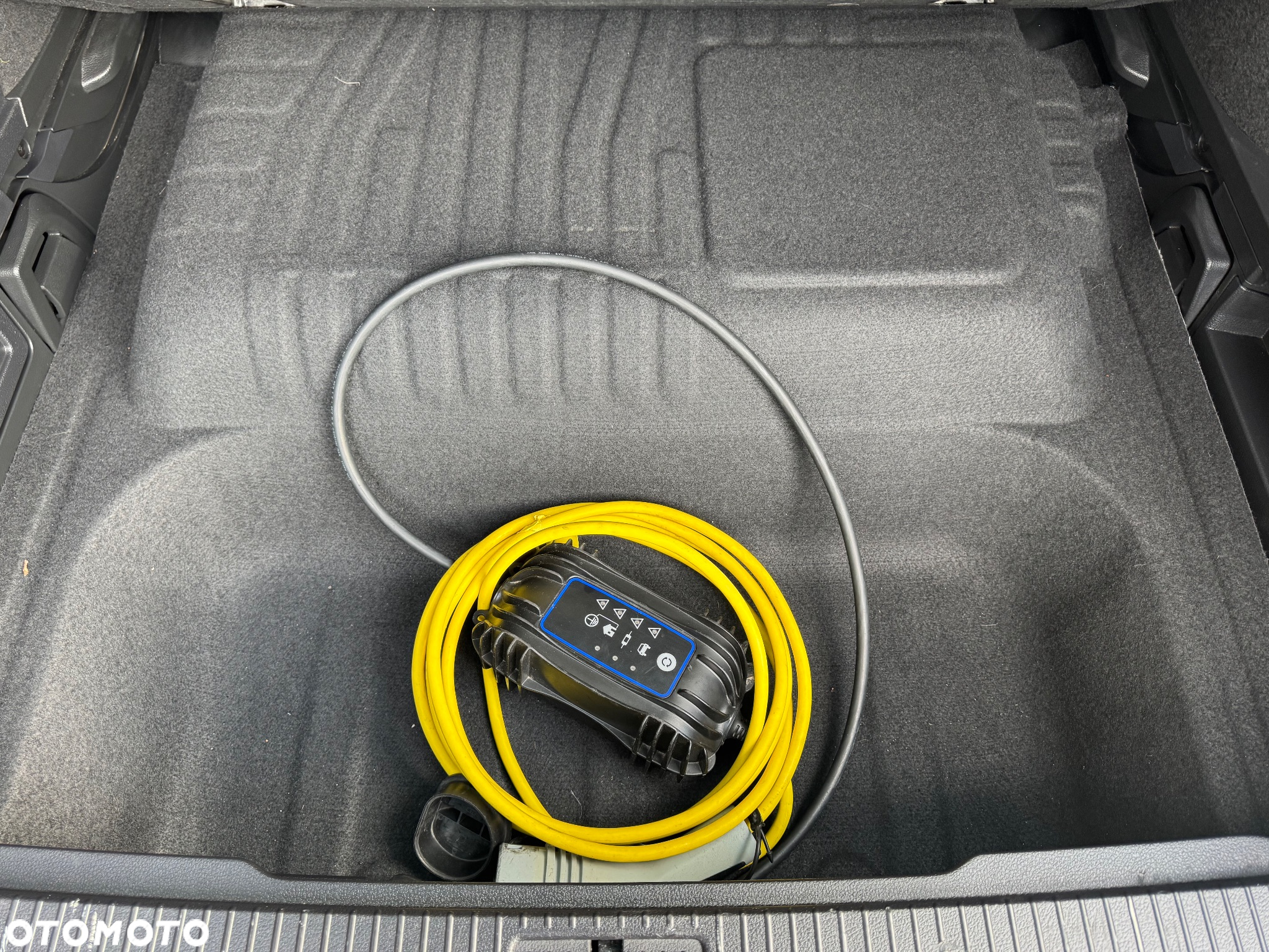 Volkswagen Passat - 25