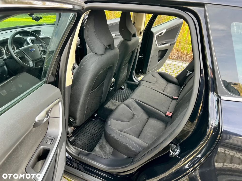 Volvo XC 60 D5 AWD - 10