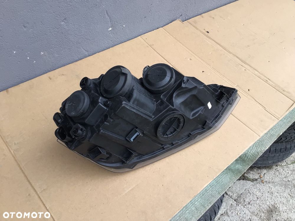 Lampa przednia lewa VW Polo 2G1 - 6