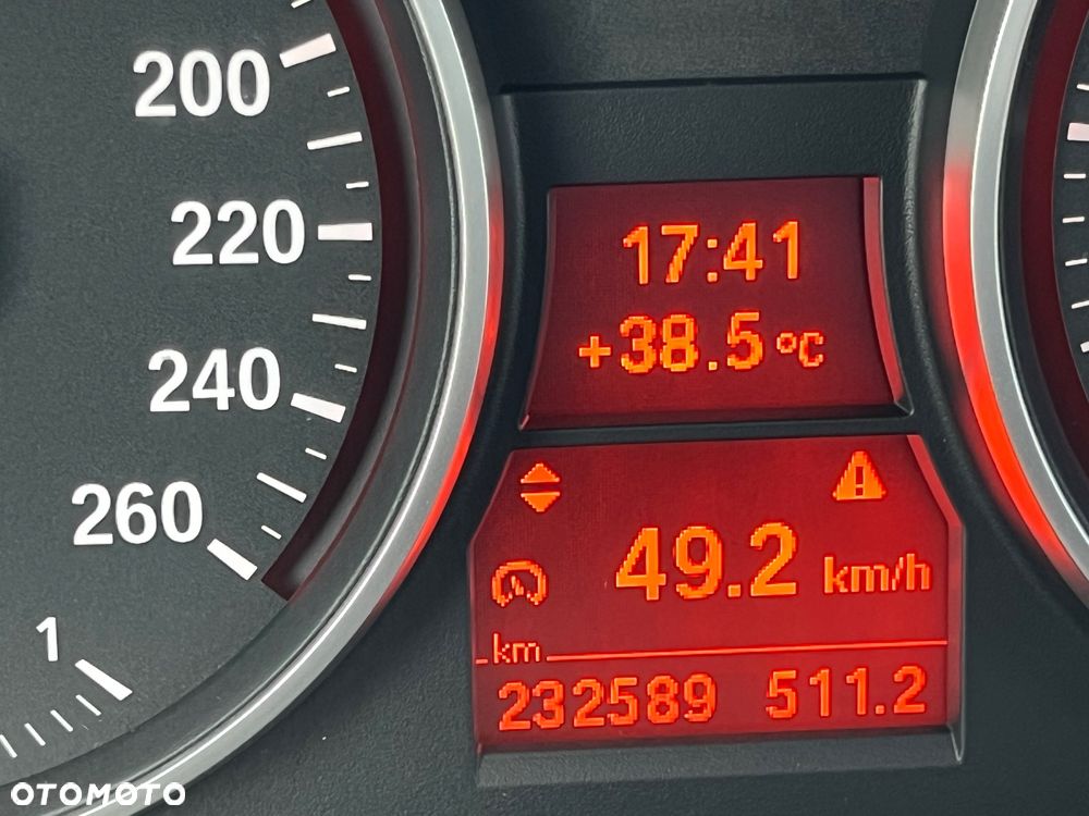 BMW X1 sDrive18d - 11
