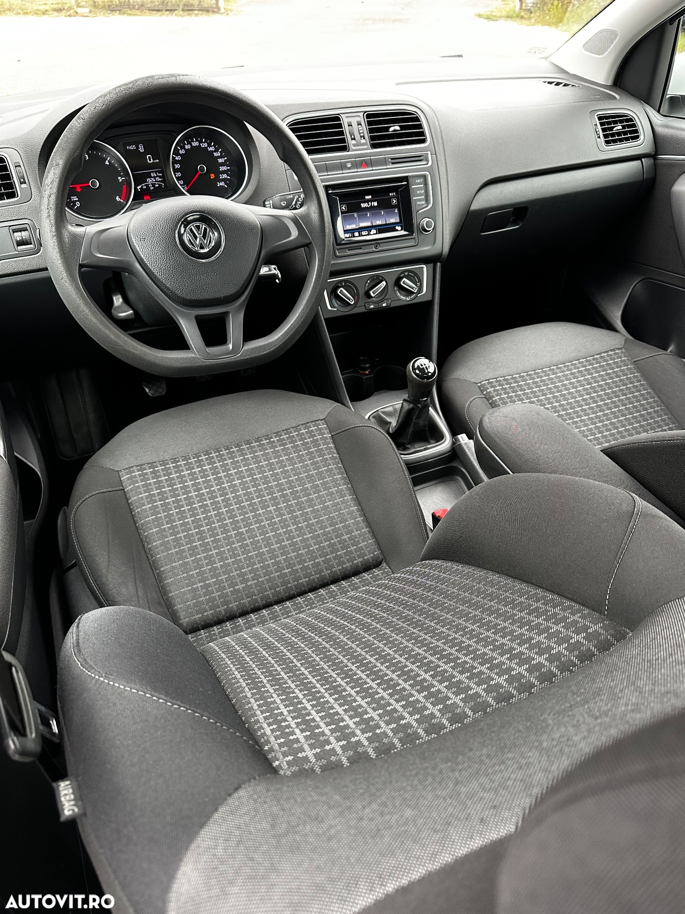 Volkswagen Polo 1.4 TDI (Blue Motion Technology) Comfortline - 22