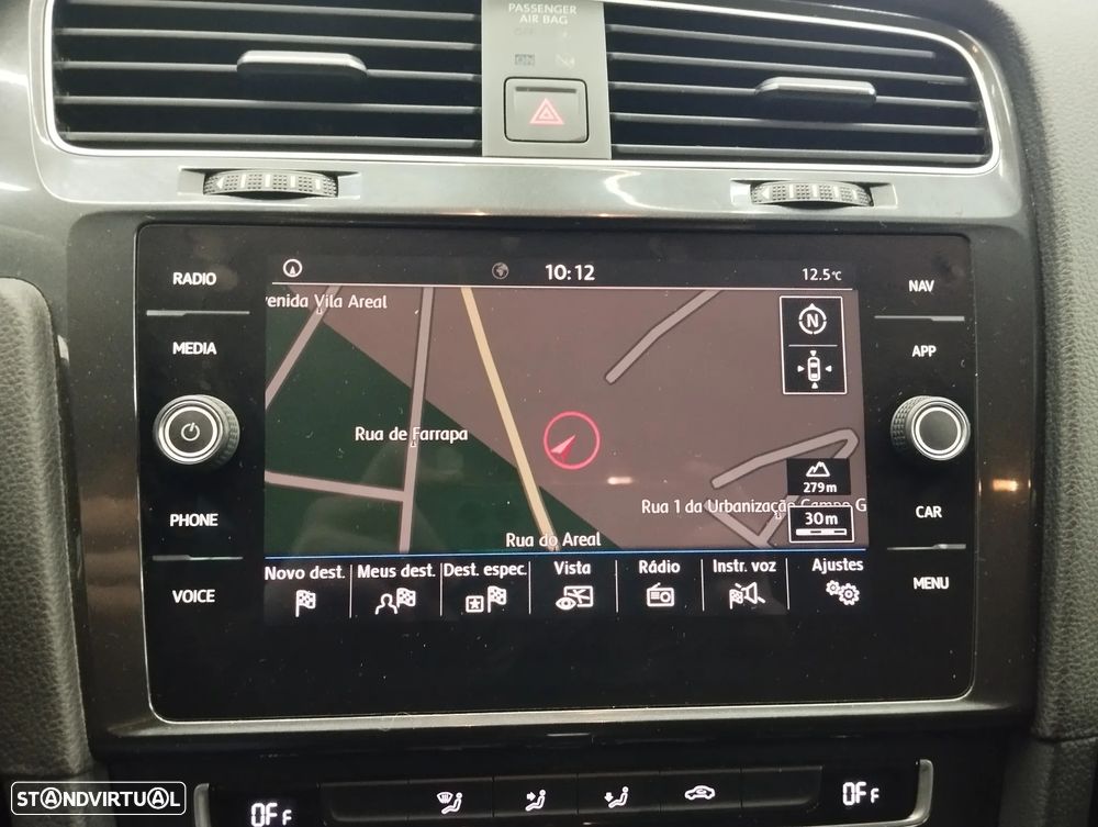 VW Golf Variant 2.0 TDi R-Line DSG - 21