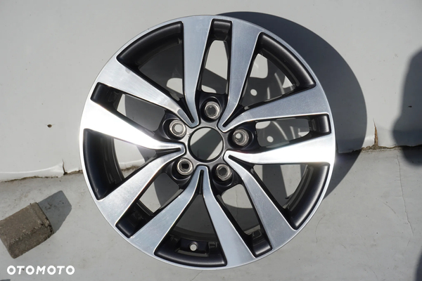 Hyundai 5x114,3 16 6,5J et50 52910-G4200