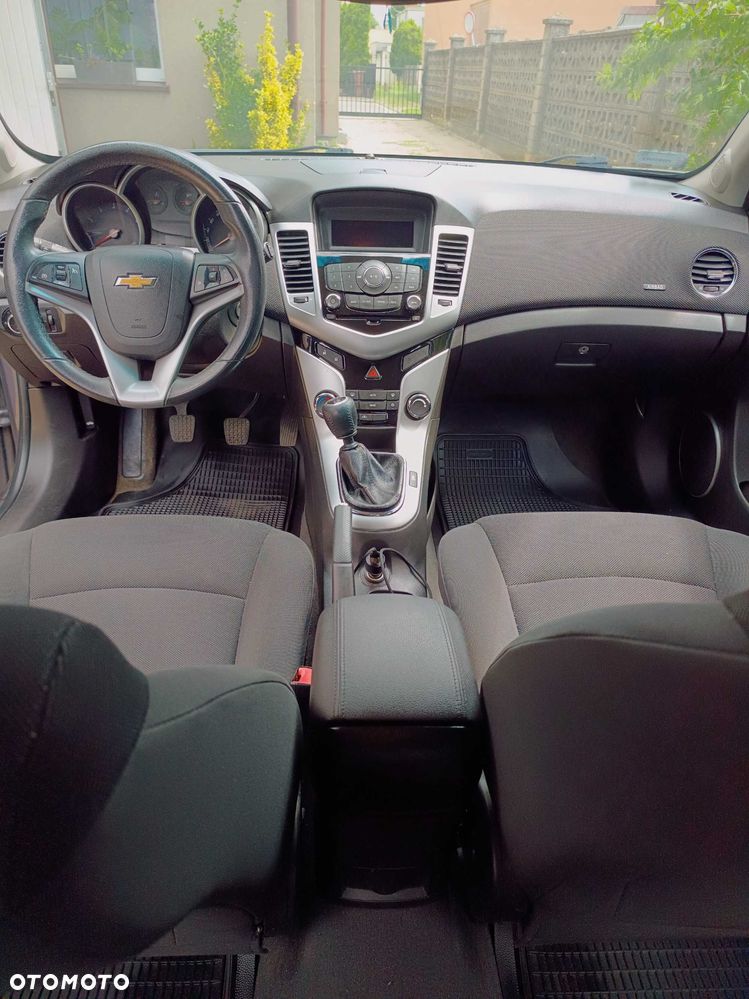 Chevrolet Cruze - 8