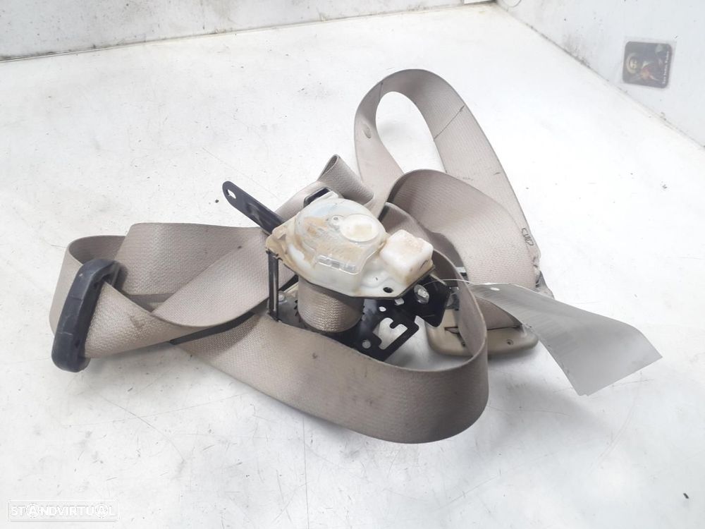 CINTO DE SEGURANÇA TRASEIRO CENTRAL TOYOTA LAND - 1