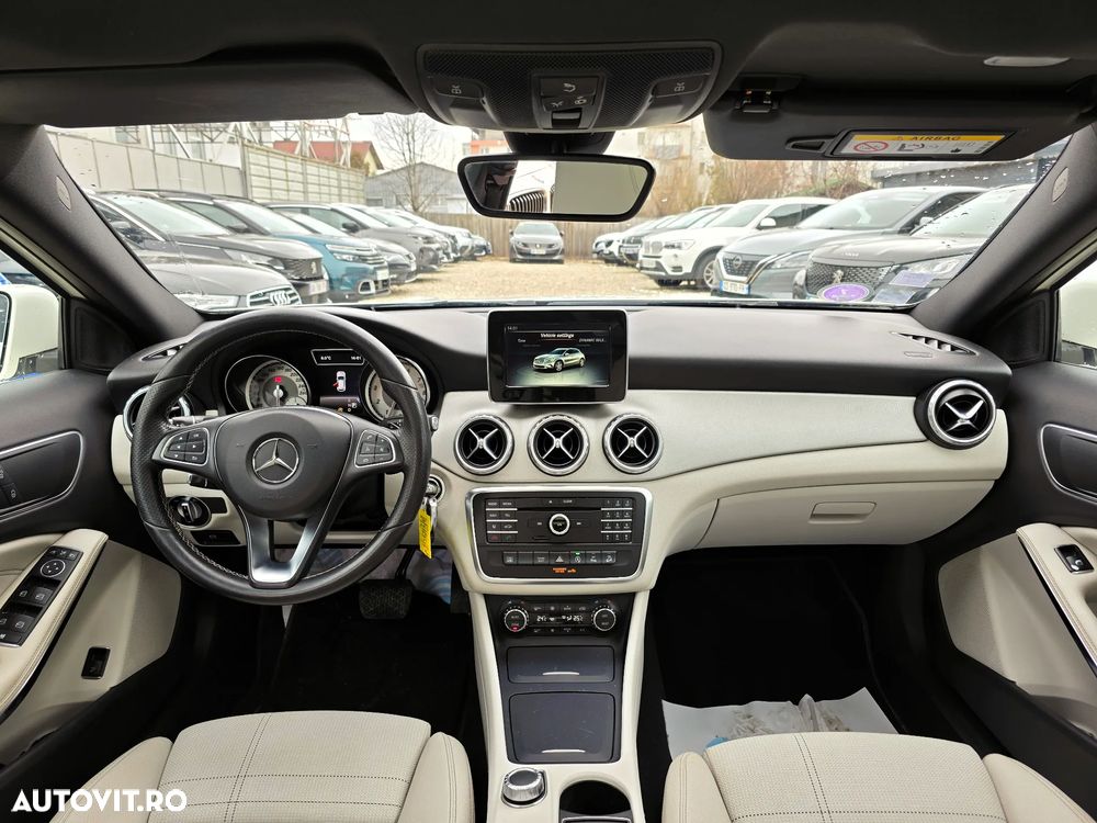 Mercedes-Benz GLA 250 4MATIC 7G-DCT AMG Line - 18