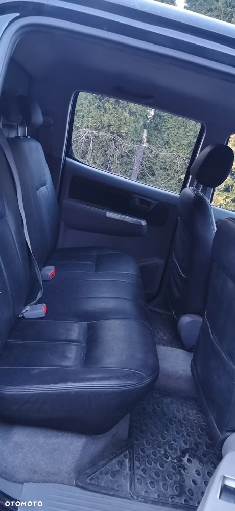 Toyota Hilux 2.5 D-4D DLX + - 10