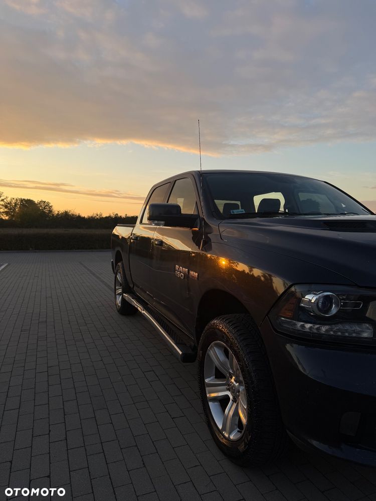 Dodge RAM 1500 5.7 4x4 - 14