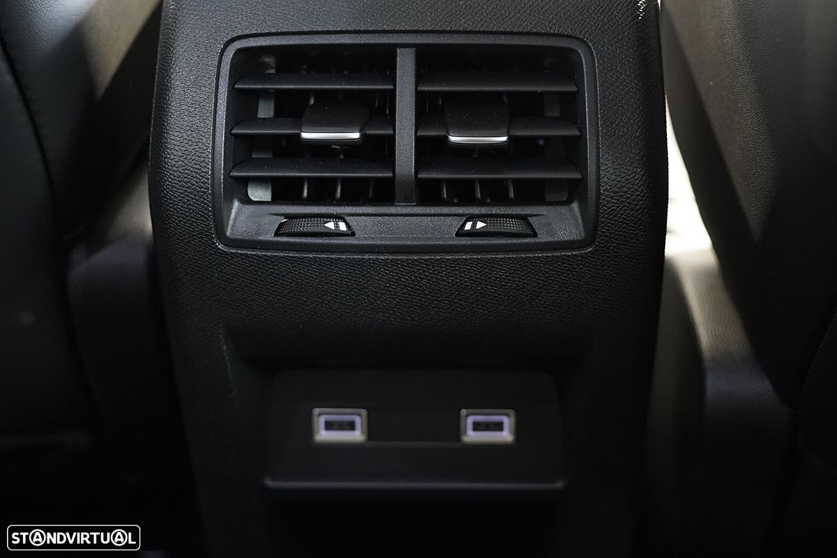 Citroën C5 X 1.6 Hybrid Plus e-EAT8 - 23