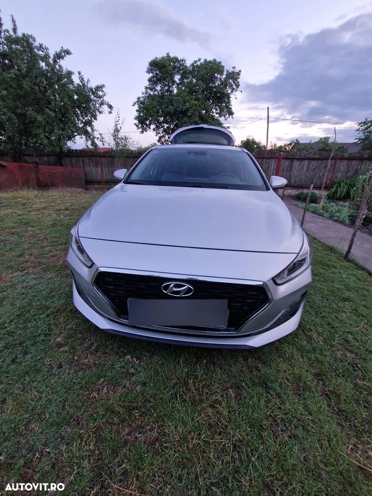 Hyundai i30 1.4 100CP 5DR M/T Highway - 3