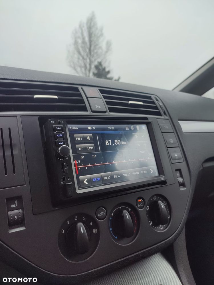 Ford Focus C-Max 1.6 Ti-VCT Ambiente - 9