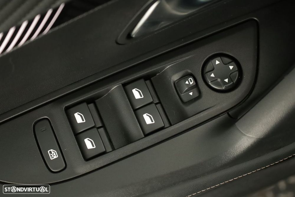 Peugeot 2008 1.2 PureTech Allure - 20